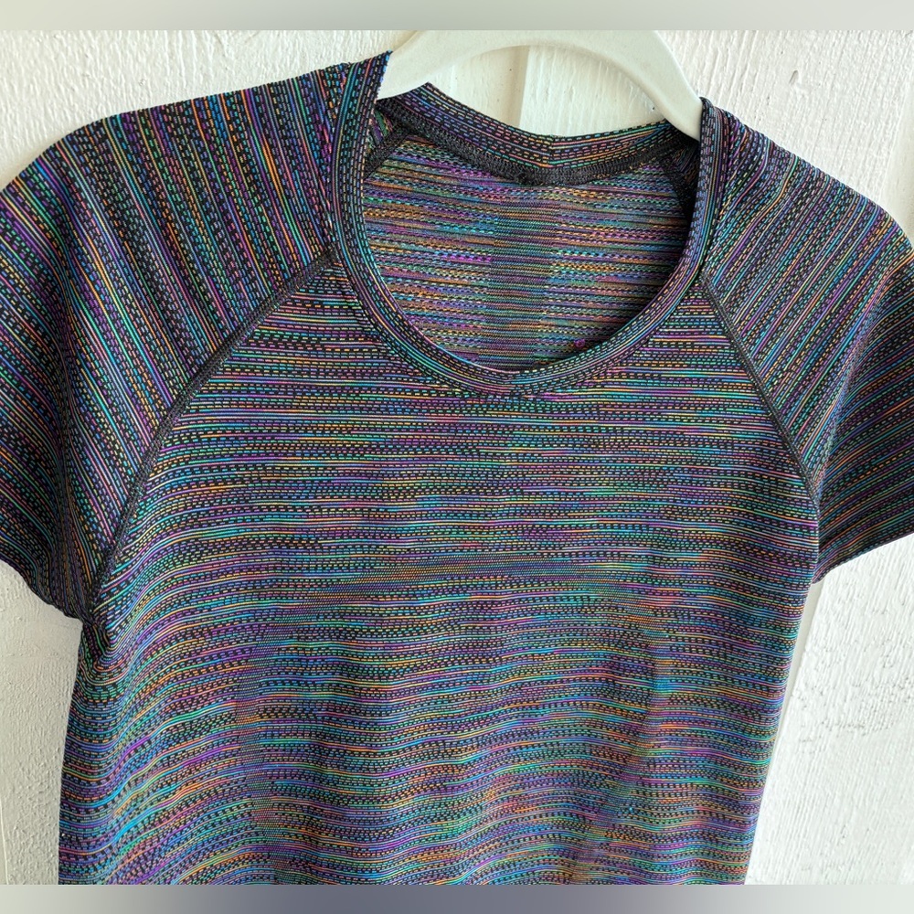 LULULEMON Swiftly Tech SS 2.0 Black Rainbow *RARE* - Picture 2 of 6